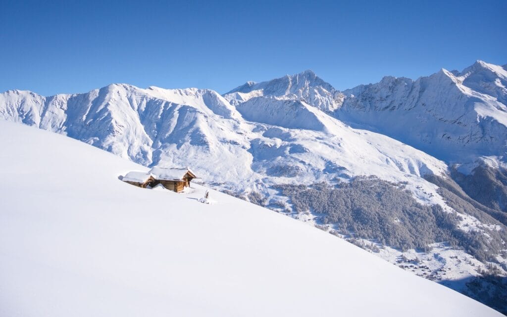 Winter guide to Alpiness coliving: ski and snow paradise for remote workers and digital nomads