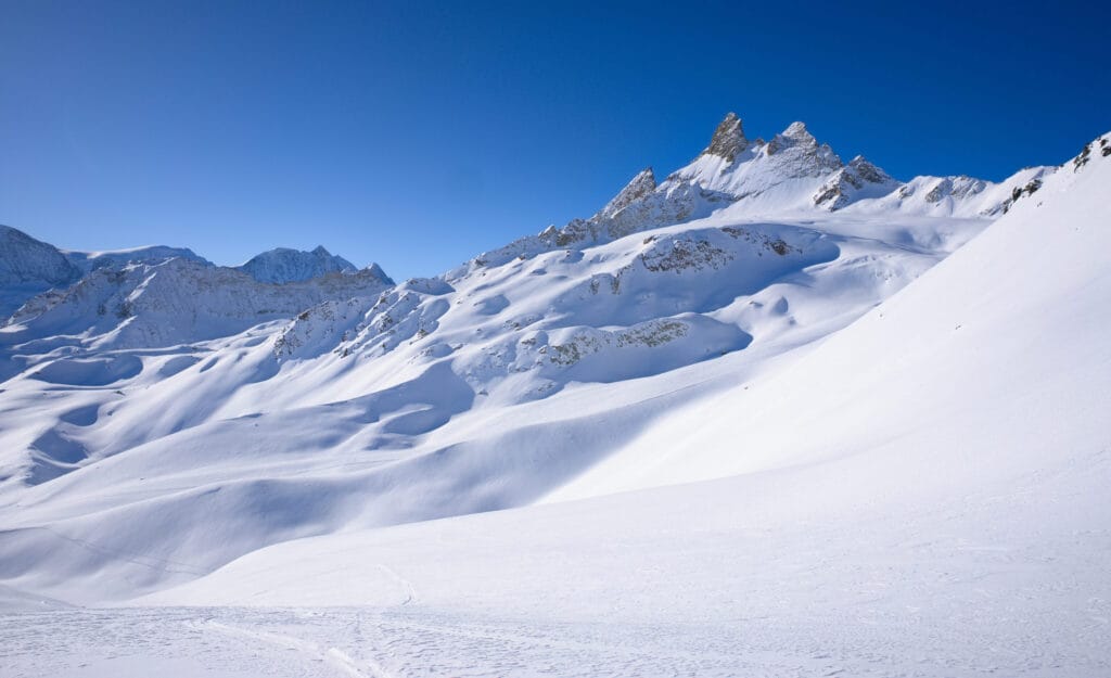 aiguilles rouges in winter