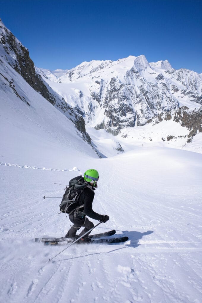 Louis skiing down from Bertol hut