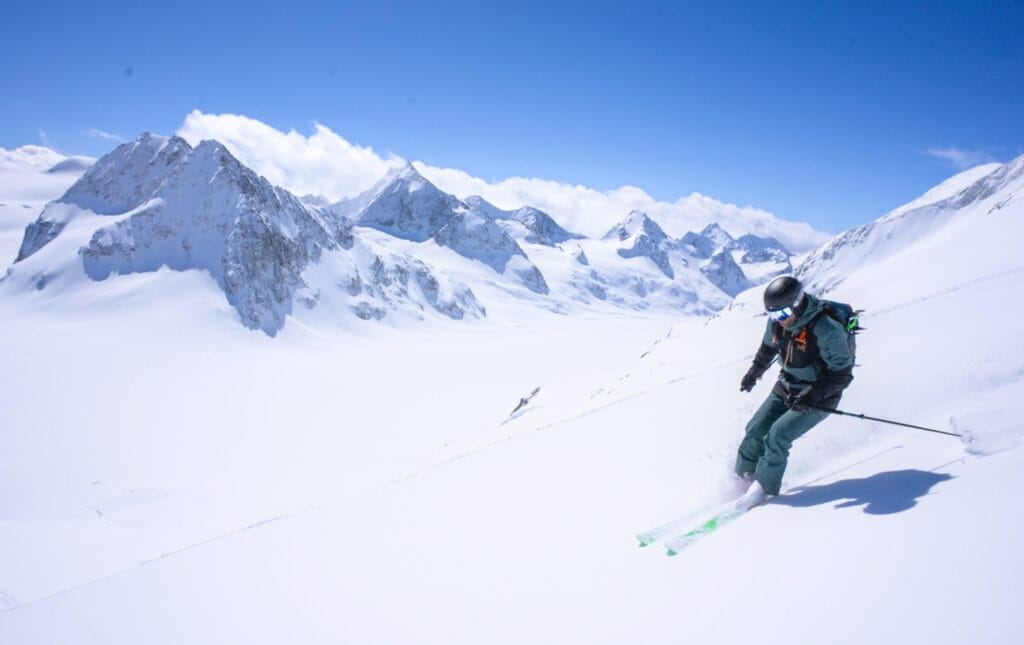 skiing down from the Pigne d'Arolla