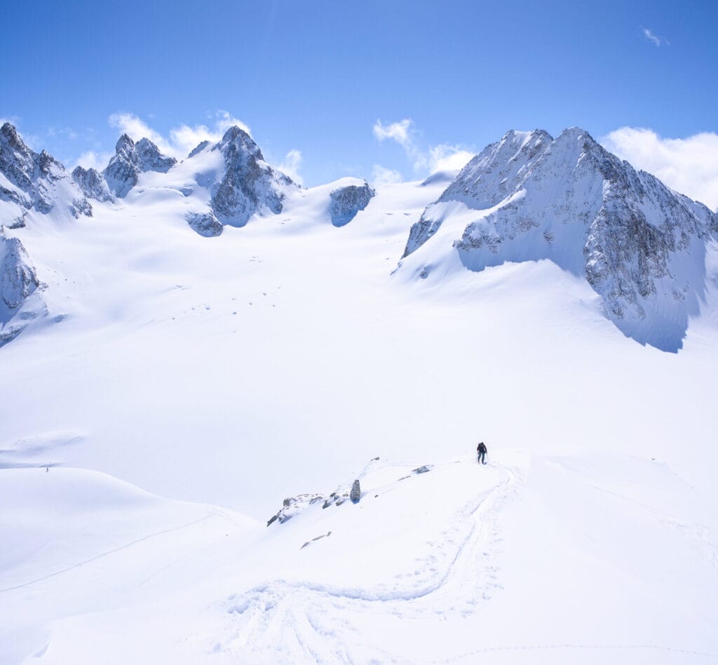 skiing up to the Pigne d'Arolla