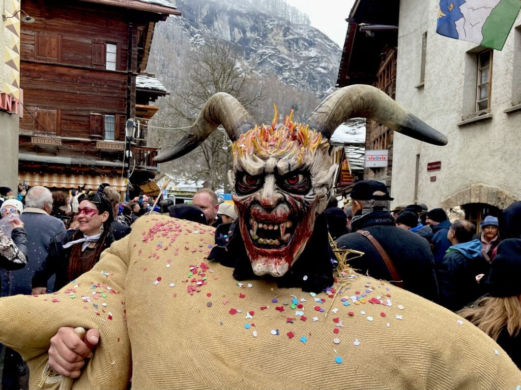 empaillé carnval d'evolène